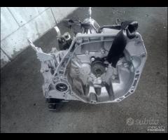 cambio manuale Nissan Juke 1.6 HR16 benzina 2012