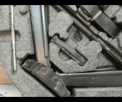 KIT EMERGENZA ATTREZZI SOLLEVATORE RUOTA OPEL ASTR - 7