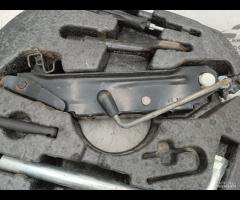 KIT EMERGENZA ATTREZZI SOLLEVATORE RUOTA AUDI A3 1 - 10
