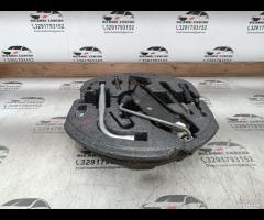 KIT EMERGENZA ATTREZZI SOLLEVATORE RUOTA AUDI A3 1 - 23
