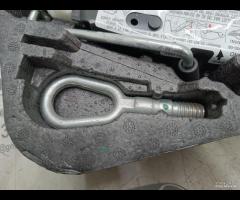 KIT EMERGENZA ATTREZZI SOLLEVATORE RUOTA MINI R55 - 10