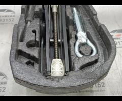 KIT EMERGENZA ATTREZZI SOLLEVATORE RUOTA VOLKSWAGE - 14