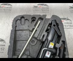 KIT EMERGENZA ATTREZZI SOLLEVATORE RUOTA MINI R56 - 20