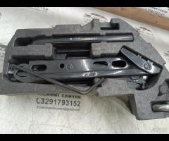 KIT EMERGENZA ATTREZZI SOLLEVATORE RUOTA OPEL CORS - 6