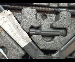 KIT EMERGENZA ATTREZZI SOLLEVATORE RUOTA OPEL ASTR - 7