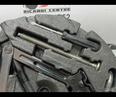 KIT EMERGENZA ATTREZZI SOLLEVATORE RUOTA OPEL INSI