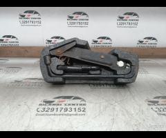 KIT EMERGENZA ATTREZZI SOLLEVATORE RUOTA TOYOTA AY