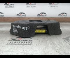 KIT EMERGENZA ATTREZZI SOLLEVATORE RUOTA TOYOTA AY - 19