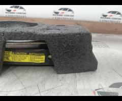 KIT EMERGENZA ATTREZZI SOLLEVATORE RUOTA TOYOTA AY - 22