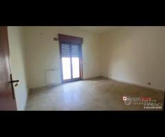 Villafranca,pressi parco briosa,5 vani e servizi - 12