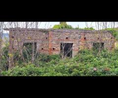 Locanda, terreno agricolo di circa 55000 mq, con