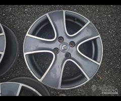 3 Cerchi In Lega Da 16" Per Renault Clio 2015
