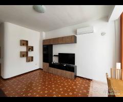 Appartamento con posto auto centro e mare