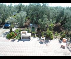 Appartamento con terrazza in villa vicino al mare