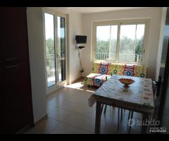 Appartamento con terrazza in villa vicino al mare - 9
