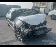 Citroen C3 2018 1.2 benzina HM01 demolito per rica