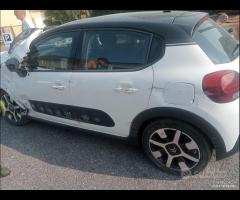 Citroen C3 2018 1.2 benzina HM01 demolito per rica
