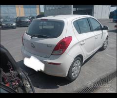 Hyundai i20 2012 benzina demolita per ricambi - 7