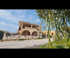 Triscina, villa indipendente con veranda vista mar