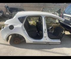 Ricambi Opel Astra 2012 scocca parte destra