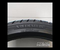 2 gomme 235 35 19 vredestein a46791