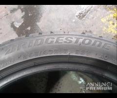 2 gomme 245 40 18 bridgestone inv a3765
