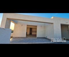Triscina villa 4 vani nuova con giardino est