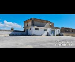 Castelvetrano locale 200 con spazio est. 1400 mq - 10