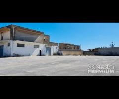 Castelvetrano locale 200 con spazio est. 1400 mq - 12