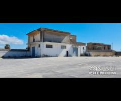 Castelvetrano locale 200 con spazio est. 1400 mq - 13