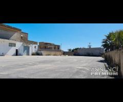 Castelvetrano locale 200 con spazio est. 1400 mq - 26