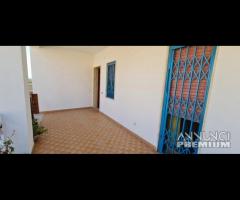 Triscina villa con giardino oltre veranda v. mare