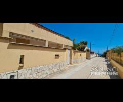 Triscina, villa indipendente con veranda vista mar