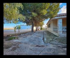 CAPANNONE TERRENO e Villa con piscina - 24