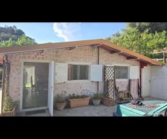 Indipendente con piscina a 2KM dal mare