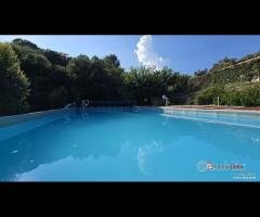 Indipendente con piscina a 2KM dal mare