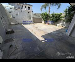 Villa con porticato recente costruzione