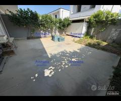 Villa con porticato recente costruzione