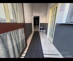 Locale Commerciale 100 Mq con corte Esterna - 6