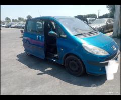 Peugeot 1007 2008 Demolita - Per Ricambi