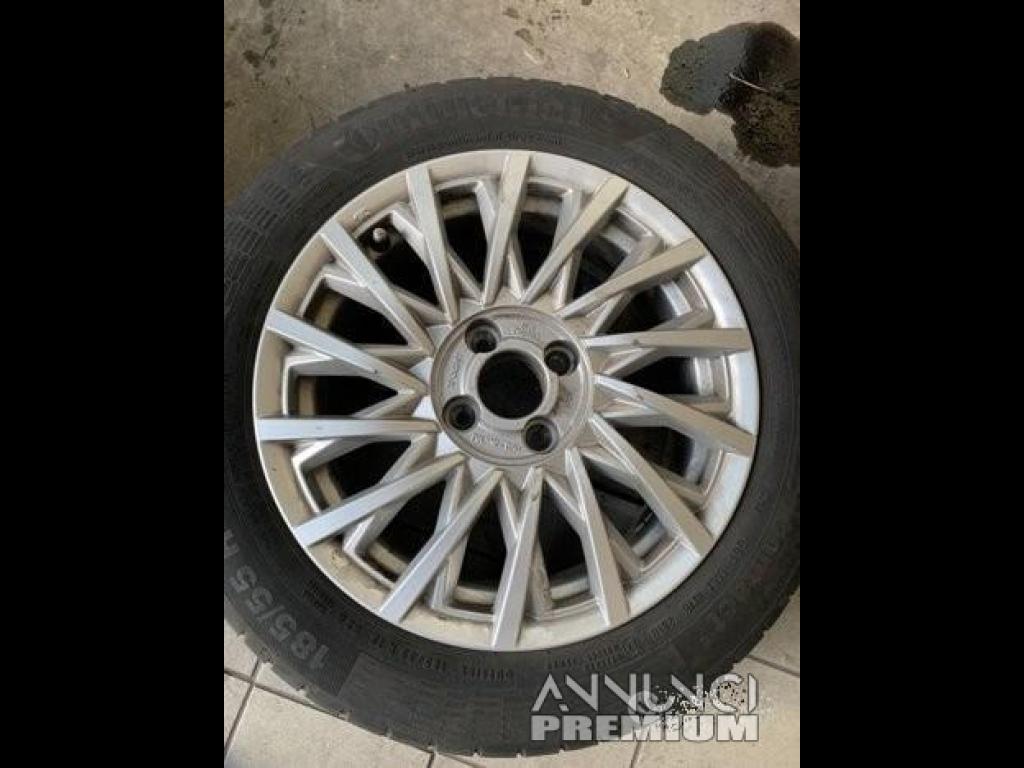 Cerchi fiat 500 r15 2018 con gomme - 1