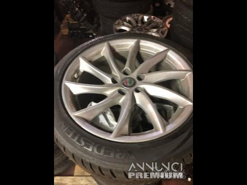 Cerchi in lega alfa giulia r18 - 1