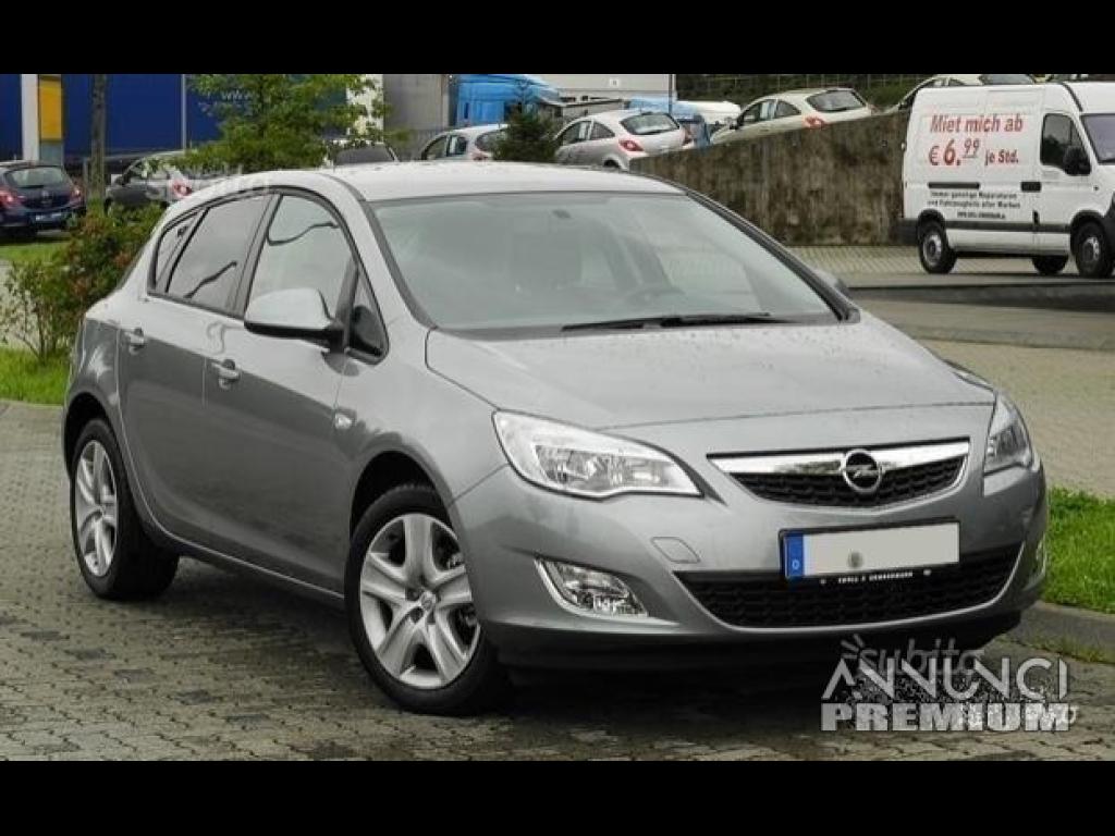 Opel astra 2011 ricambi - 1
