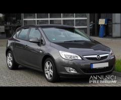 Opel astra j 2015 ricambi