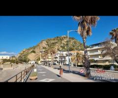 Capo d'Orlando ampio appartamento con posto auto