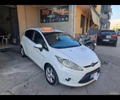 Ford Fiesta 1.4 GPL Titanium 2010 unico prop - 11