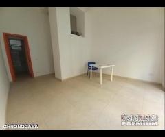 Bottega Ristrutturata ad una luce via Cavalluccio