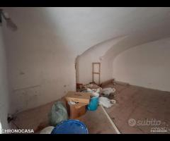 Bottega ad una luce via placida - 16