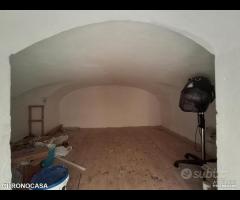Bottega ad una luce via placida - 17