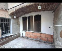 Bottega ad una luce via placida - 19